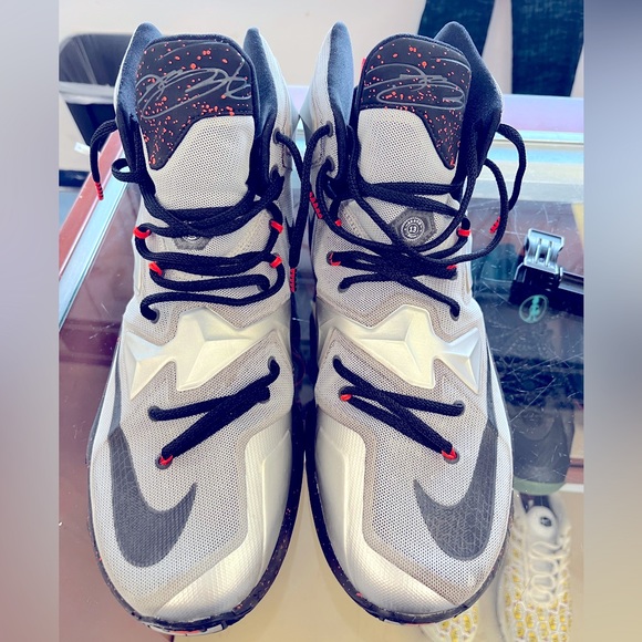 nike lebron size 13